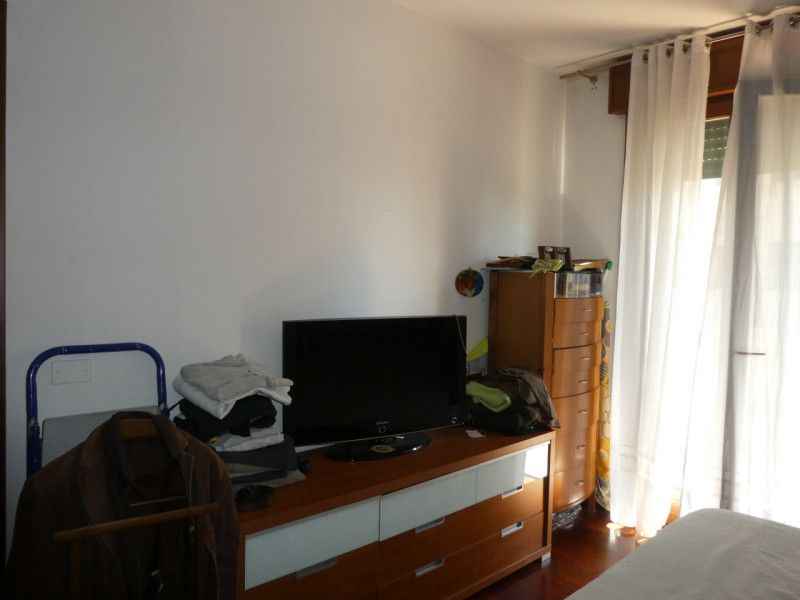 vendesi porzione di casa che si sviluppa su 2 piani , terra e Primo, costruzione del 1998 e poi e...