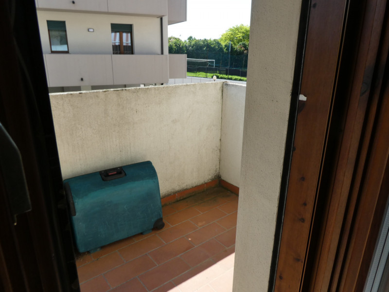 vendesi porzione di casa che si sviluppa su 2 piani , terra e Primo, costruzione del 1998 e poi e...