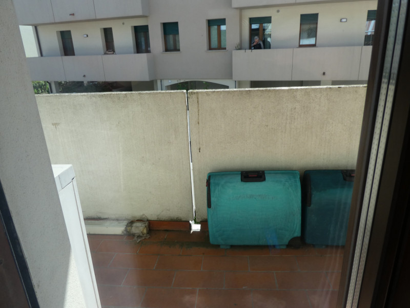 vendesi porzione di casa che si sviluppa su 2 piani , terra e Primo, costruzione del 1998 e poi e...