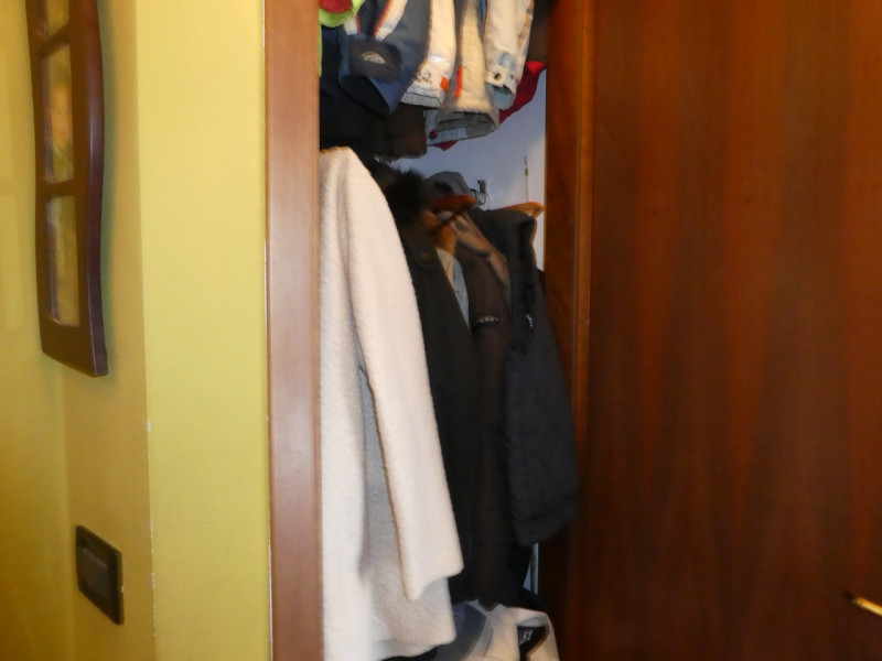 vendesi porzione di casa che si sviluppa su 2 piani , terra e Primo, costruzione del 1998 e poi e...