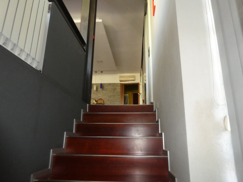 vendesi porzione di casa che si sviluppa su 2 piani , terra e Primo, costruzione del 1998 e poi e...