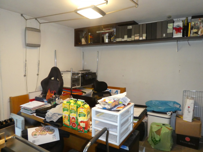 vendesi porzione di casa che si sviluppa su 2 piani , terra e Primo, costruzione del 1998 e poi e...