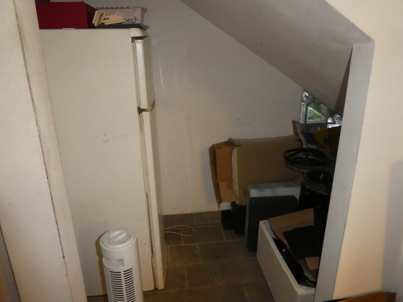 vendesi porzione di casa che si sviluppa su 2 piani , terra e Primo, costruzione del 1998 e poi e...