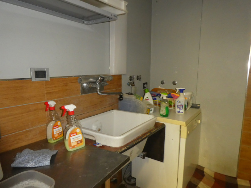 vendesi porzione di casa che si sviluppa su 2 piani , terra e Primo, costruzione del 1998 e poi e...