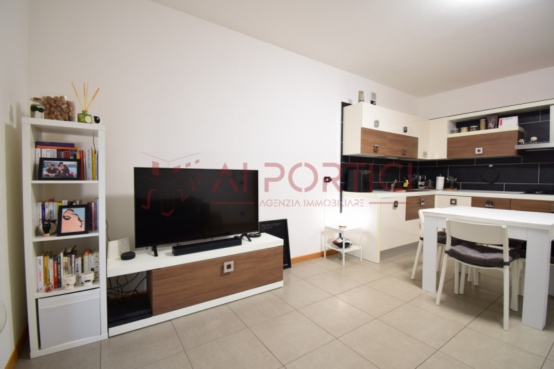 CAMPOLONGO MAGGIORE - APPARTAMENTO ARREDATO al piano terra con ingresso e giardino totalmente ind...