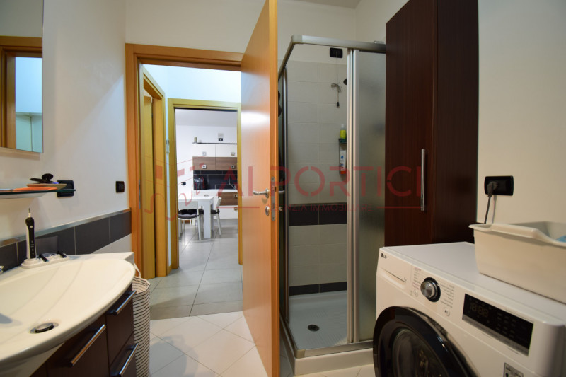 CAMPOLONGO MAGGIORE - APPARTAMENTO ARREDATO al piano terra con ingresso e giardino totalmente ind...