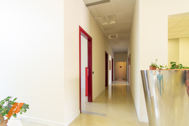 Proponiamo in vendita locale artigianale, locato ad uso ufficio posto al primo piano di palazzina...