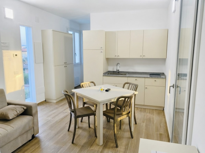 (Per INFO 3316190143) A Camposampiero, in zona centrale e vicino all'ospedale, proponiamo in affi...
