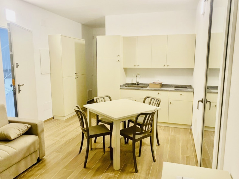 (Per INFO 3316190143) A Camposampiero, in zona centrale e vicino all'ospedale, proponiamo in affi...