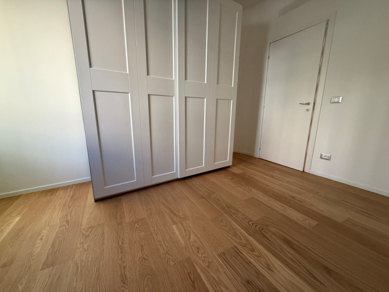 CENTRO STORICO: TRICAMERE RISTRUTTURATO CON TERRAZZA, SOFFITTA E CANTINA. ARREDATO. EURO 1.000 ME...