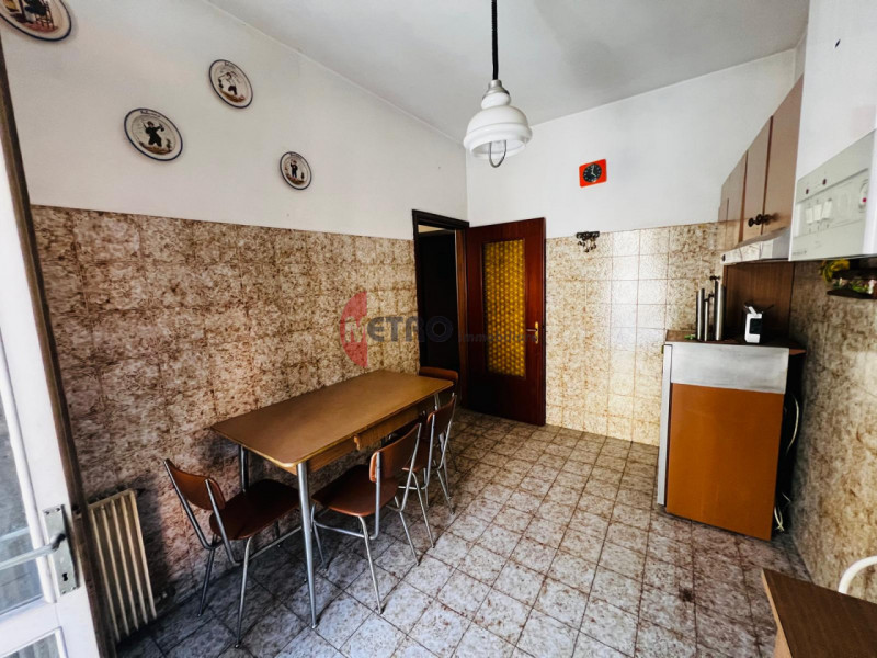 Casa plurifamiliare in vendita in via Giara, Recoaro Terme
Posizione
L’immobile si trova in via G...