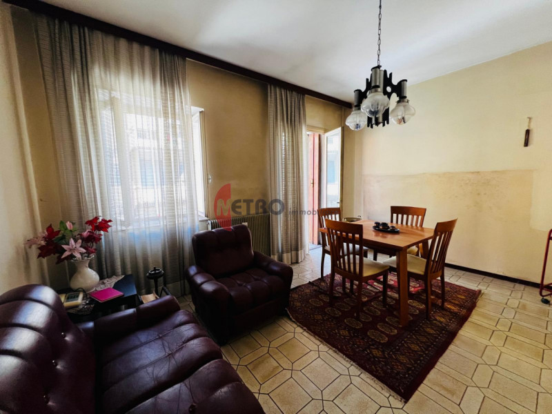 Casa plurifamiliare in vendita in via Giara, Recoaro Terme
Posizione
L’immobile si trova in via G...