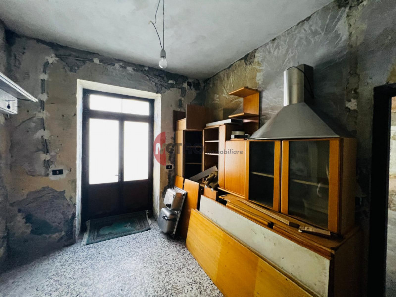 Casa plurifamiliare in vendita in via Giara, Recoaro Terme
Posizione
L’immobile si trova in via G...