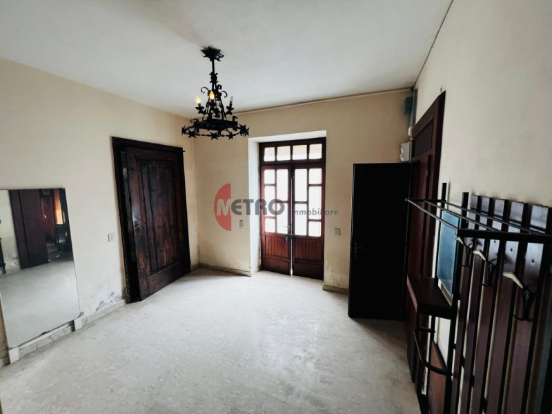 Casa plurifamiliare in vendita in via Giara, Recoaro Terme
Posizione
L’immobile si trova in via G...