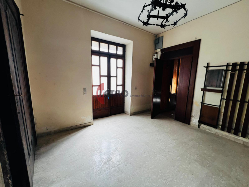 Casa plurifamiliare in vendita in via Giara, Recoaro Terme
Posizione
L’immobile si trova in via G...