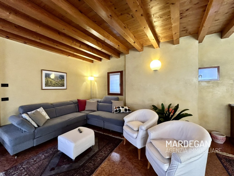 NOSTRA ESCLUSIVA! In zona centrale a Galliera Veneta, proponiamo in vendita un'abitazione indipen...