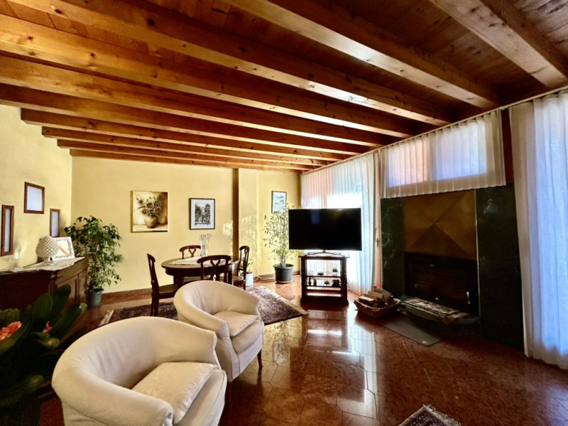 In zona centrale a Galliera Veneta, proponiamo in vendita un'abitazione indipendente completament...