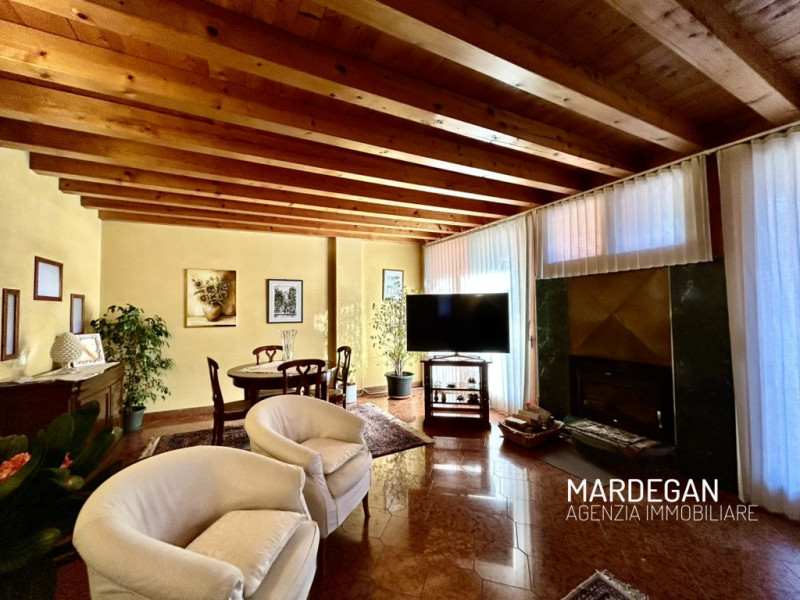 NOSTRA ESCLUSIVA! In zona centrale a Galliera Veneta, proponiamo in vendita un'abitazione indipen...