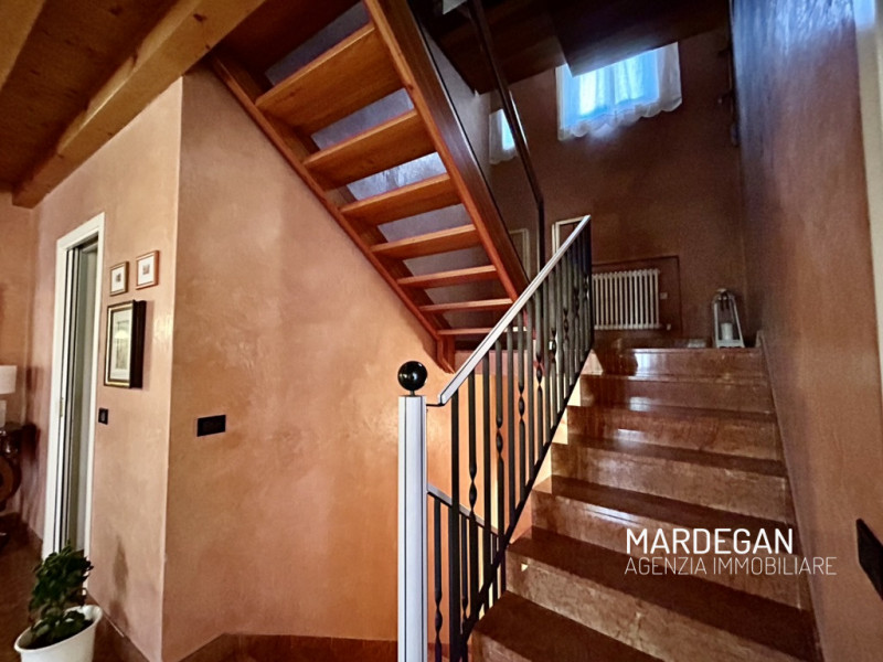 NOSTRA ESCLUSIVA! In zona centrale a Galliera Veneta, proponiamo in vendita un'abitazione indipen...
