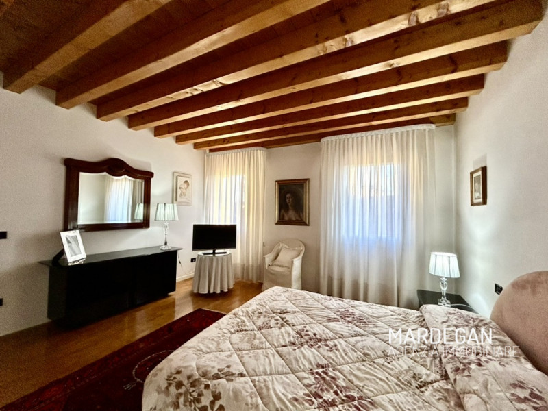 NOSTRA ESCLUSIVA! In zona centrale a Galliera Veneta, proponiamo in vendita un'abitazione indipen...