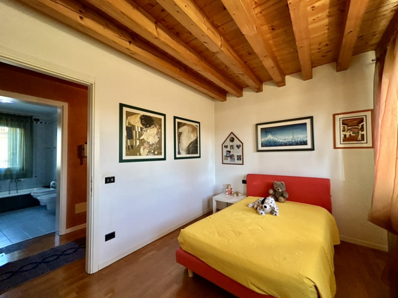 In zona centrale a Galliera Veneta, proponiamo in vendita un'abitazione indipendente completament...