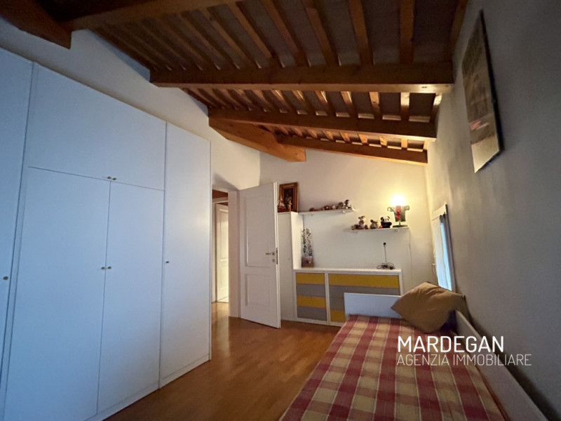 NOSTRA ESCLUSIVA! In zona centrale a Galliera Veneta, proponiamo in vendita un'abitazione indipen...