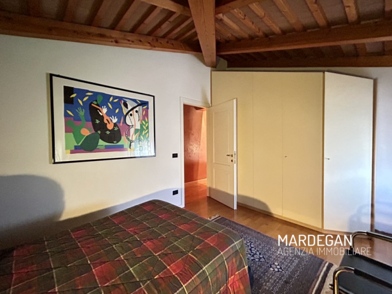 NOSTRA ESCLUSIVA! In zona centrale a Galliera Veneta, proponiamo in vendita un'abitazione indipen...