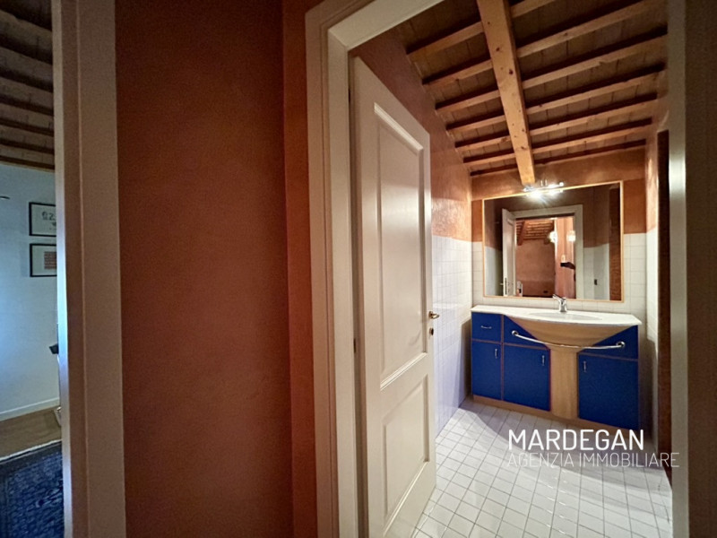 NOSTRA ESCLUSIVA! In zona centrale a Galliera Veneta, proponiamo in vendita un'abitazione indipen...