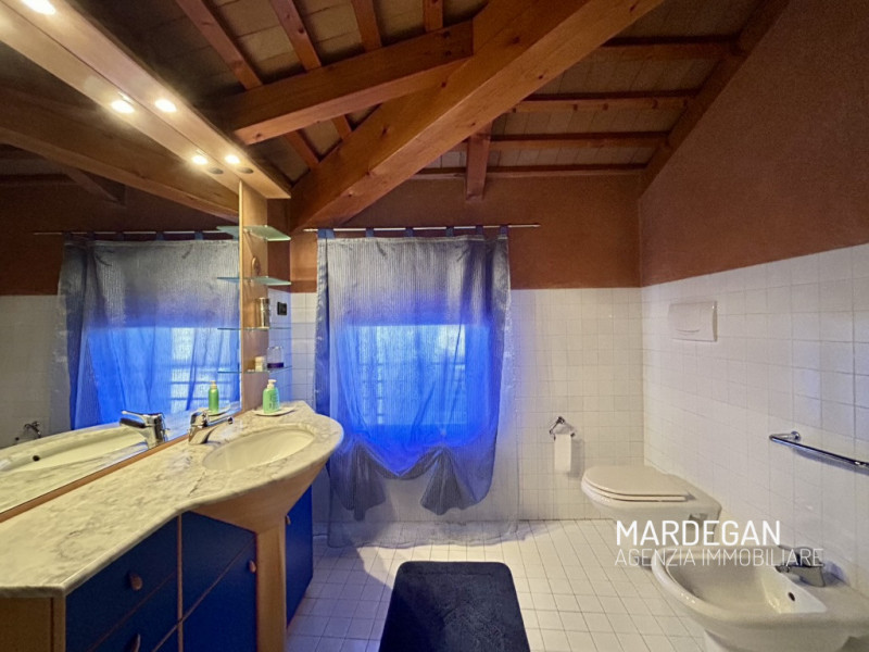 NOSTRA ESCLUSIVA! In zona centrale a Galliera Veneta, proponiamo in vendita un'abitazione indipen...