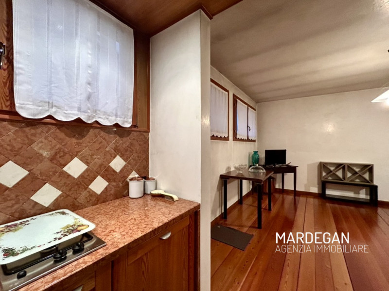 NOSTRA ESCLUSIVA! In zona centrale a Galliera Veneta, proponiamo in vendita un'abitazione indipen...