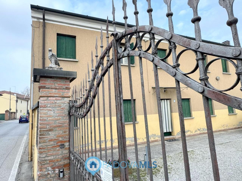 Immobile in esclusiva al Gruppo Padova MLS

In ottima posizione comodissima ai servizi, introvabi...