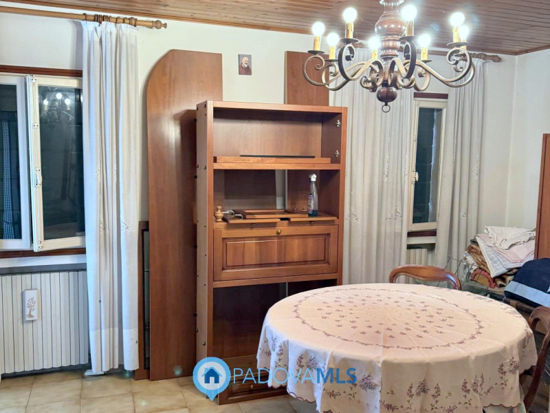 Immobile in esclusiva al Gruppo Padova MLS

In ottima posizione comodissima ai servizi, introvabi...