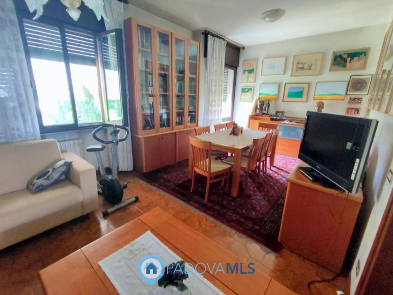 Immobile in esclusiva al Gruppo Padova MLS

Proponiamo in vendita nel quartiere di Carpanedo di A...