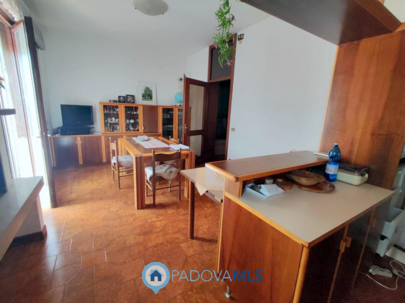 Immobile in esclusiva al Gruppo Padova MLS

Proponiamo in vendita nel quartiere di Carpanedo di A...