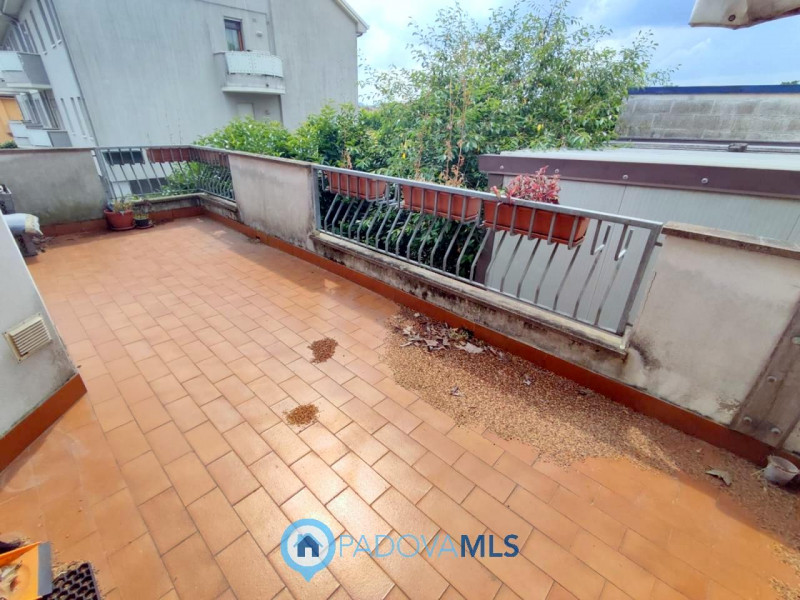 Immobile in esclusiva al Gruppo Padova MLS

Proponiamo in vendita nel quartiere di Carpanedo di A...