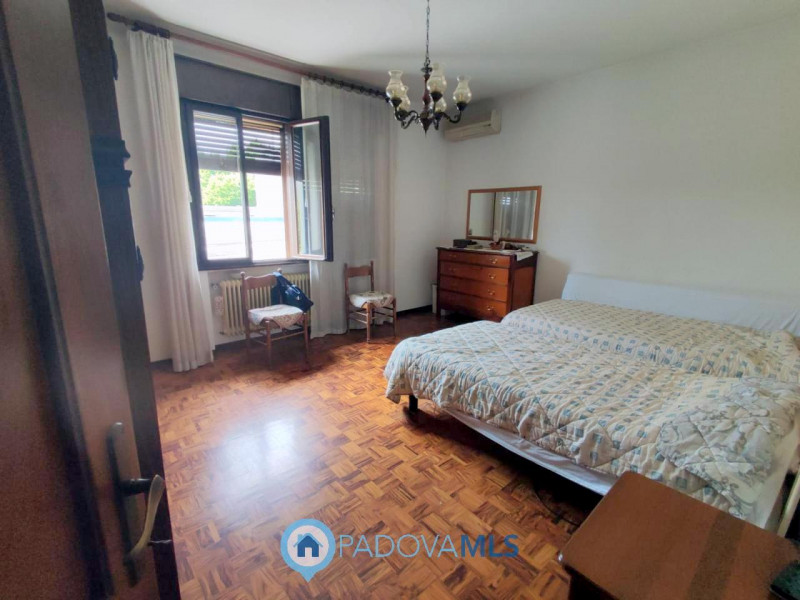 Immobile in esclusiva al Gruppo Padova MLS

Proponiamo in vendita nel quartiere di Carpanedo di A...