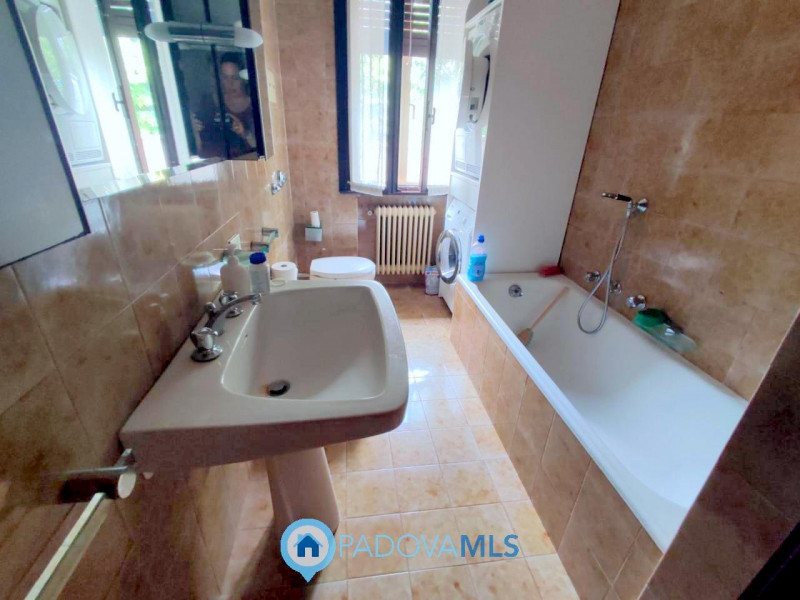 Immobile in esclusiva al Gruppo Padova MLS

Proponiamo in vendita nel quartiere di Carpanedo di A...