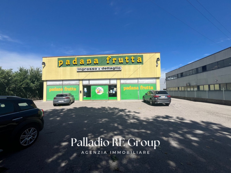 Scopri un'opportunità unica nel cuore della Zona Industriale di Altavilla Vicentina! 

Proponiamo...