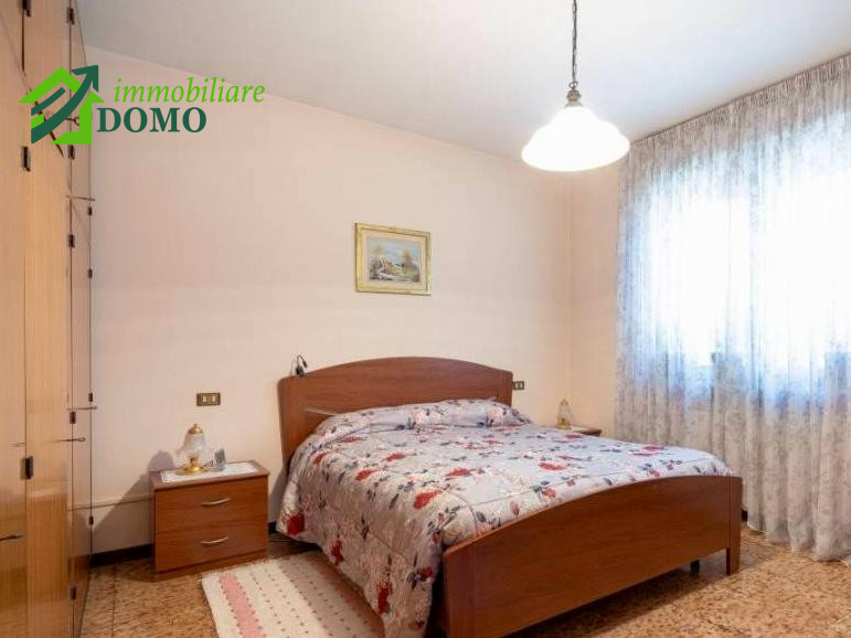 Malo: comoda a tutti i servizi e alle scuole, proponiamo in vendita una casa singola dalle genero...