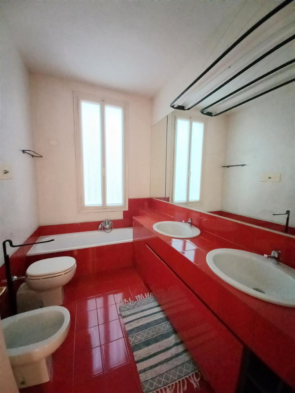 VICENZA-CENTRO STORICO ZONA ZTL: ULTIMO PIANO DI MQ 200 CON STREPITOSA VISTA SUL FIUME. CODICE 45...