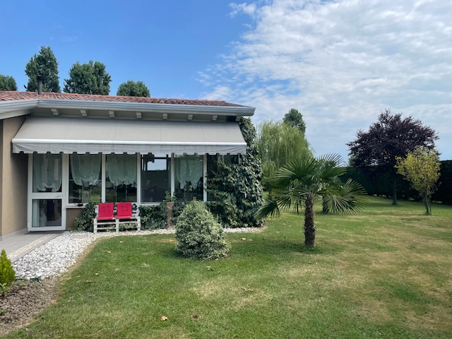 Ti piacerebbe intraprendere attività di affitta camere o bed and breakfast?

A Correzzola nella f...