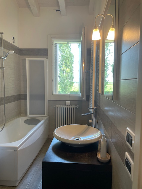 Ti piacerebbe intraprendere attività di affitta camere o bed and breakfast?

A Correzzola nella f...