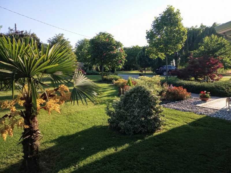 Ti piacerebbe intraprendere attività di affitta camere o bed and breakfast?

A Correzzola nella f...