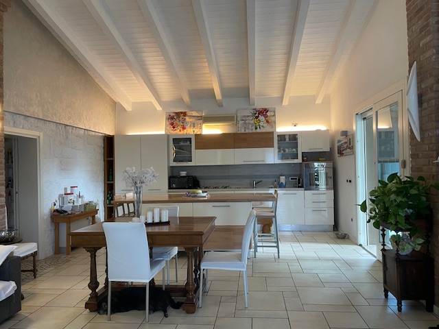 Ti piacerebbe intraprendere attività di affitta camere o bed and breakfast?

A Correzzola nella f...