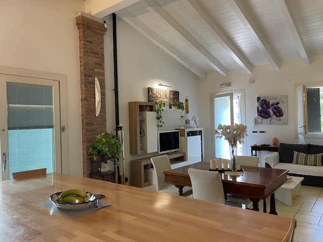 Ti piacerebbe intraprendere attività di affitta camere o bed and breakfast?

A Correzzola nella f...