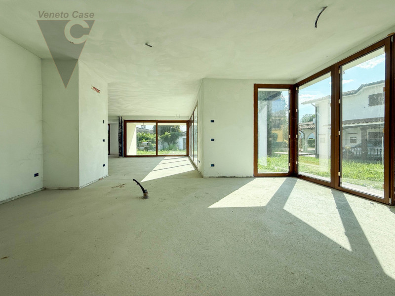 NOVENTA PADOVANA - ULTIMA PORZIONE DISPONIBILE
Proponiamo in vendita, in zona centralissima nella...