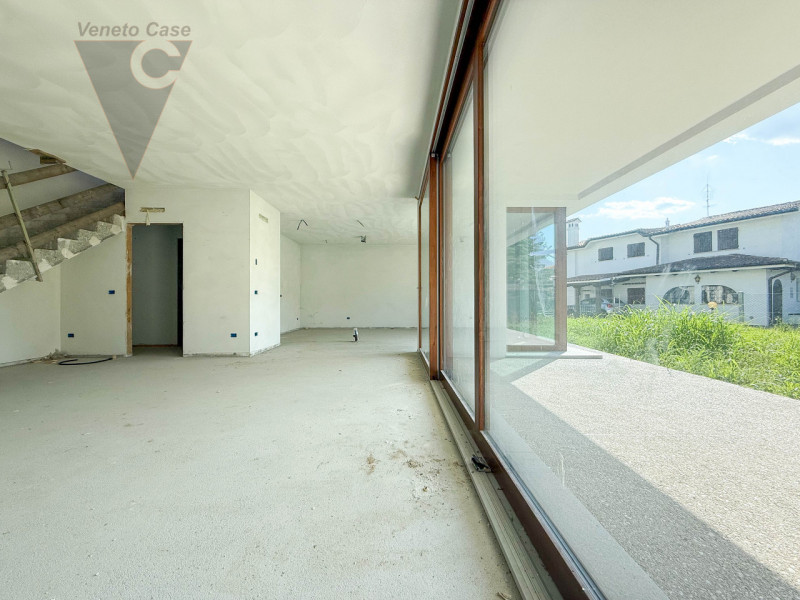 NOVENTA PADOVANA - NUOVE BIFAMILIARI ALLO STATO GREZZO AVANZATO
Proponiamo in vendita, in zona ce...