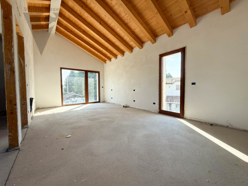 NOVENTA PADOVANA - ULTIMA PORZIONE DISPONIBILE
Proponiamo in vendita, in zona centralissima nella...