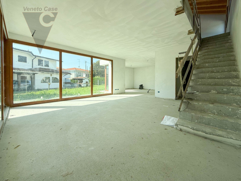 NOVENTA PADOVANA - NUOVE BIFAMILIARI ALLO STATO GREZZO AVANZATO
Proponiamo in vendita, in zona ce...