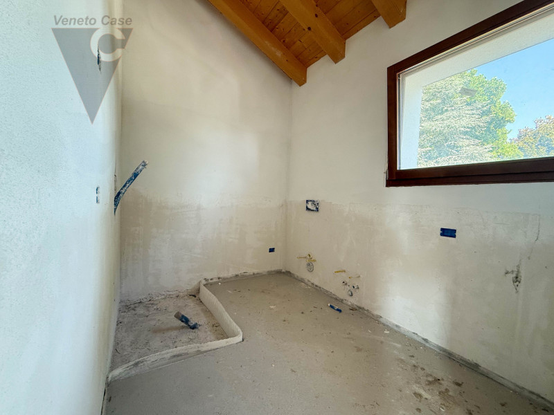 NOVENTA PADOVANA - ULTIMA PORZIONE DISPONIBILE
Proponiamo in vendita, in zona centralissima nella...